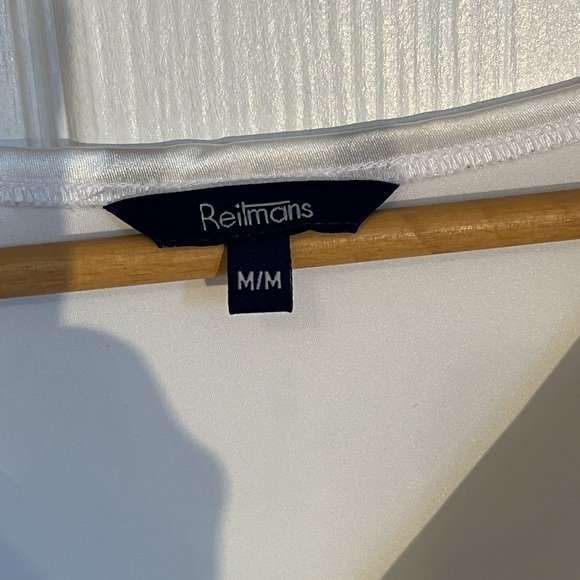 White Satin sleeveless top, size M. - Picture 4 of 6